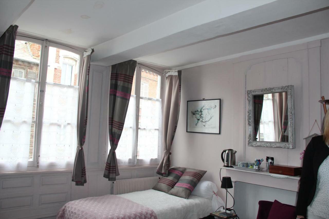 Les Capucines Bed & Breakfast Abbeville Eksteriør bilde